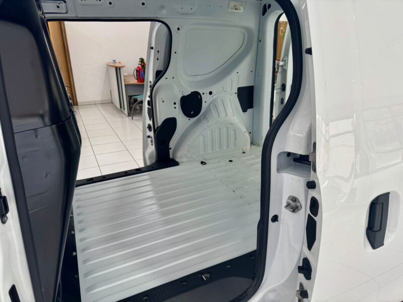 <h3>Dacia Dokker </h3>Furgon Professional <br>12.920kms - Imagen 9
