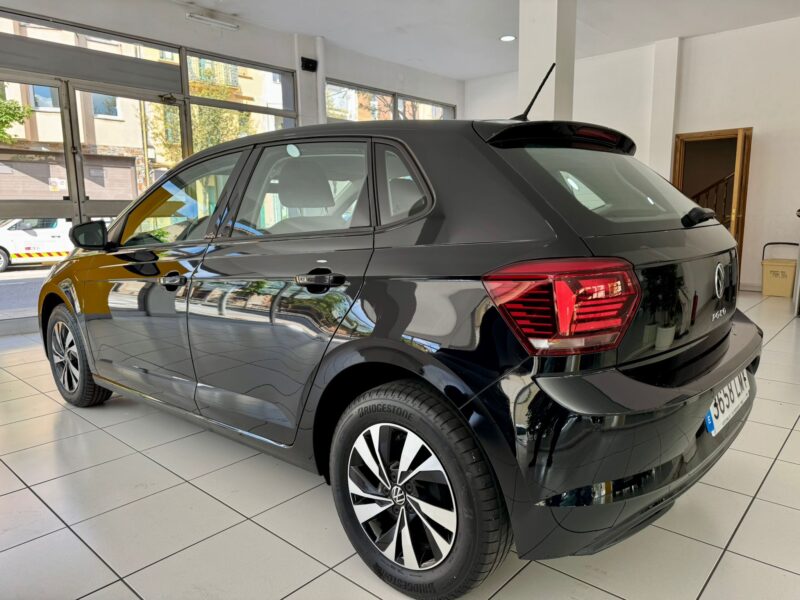 <h3>Volkswagen Polo VI Advance </h3> <br>kms - Imagen 4