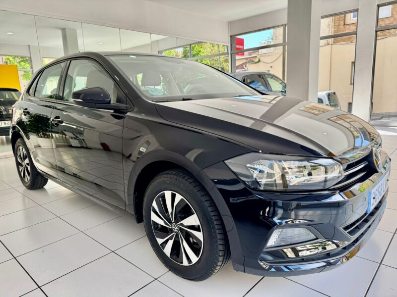 <h3>Volkswagen Polo VI Advance </h3> <br>kms - Imagen 2