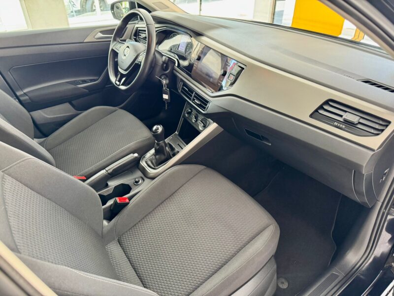 <h3>Volkswagen Polo VI Advance </h3> <br>kms - Imagen 8