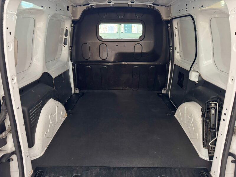 <h3>Renault Kangoo </h3>Furgon Professional <br>38.300kms - Imagen 10
