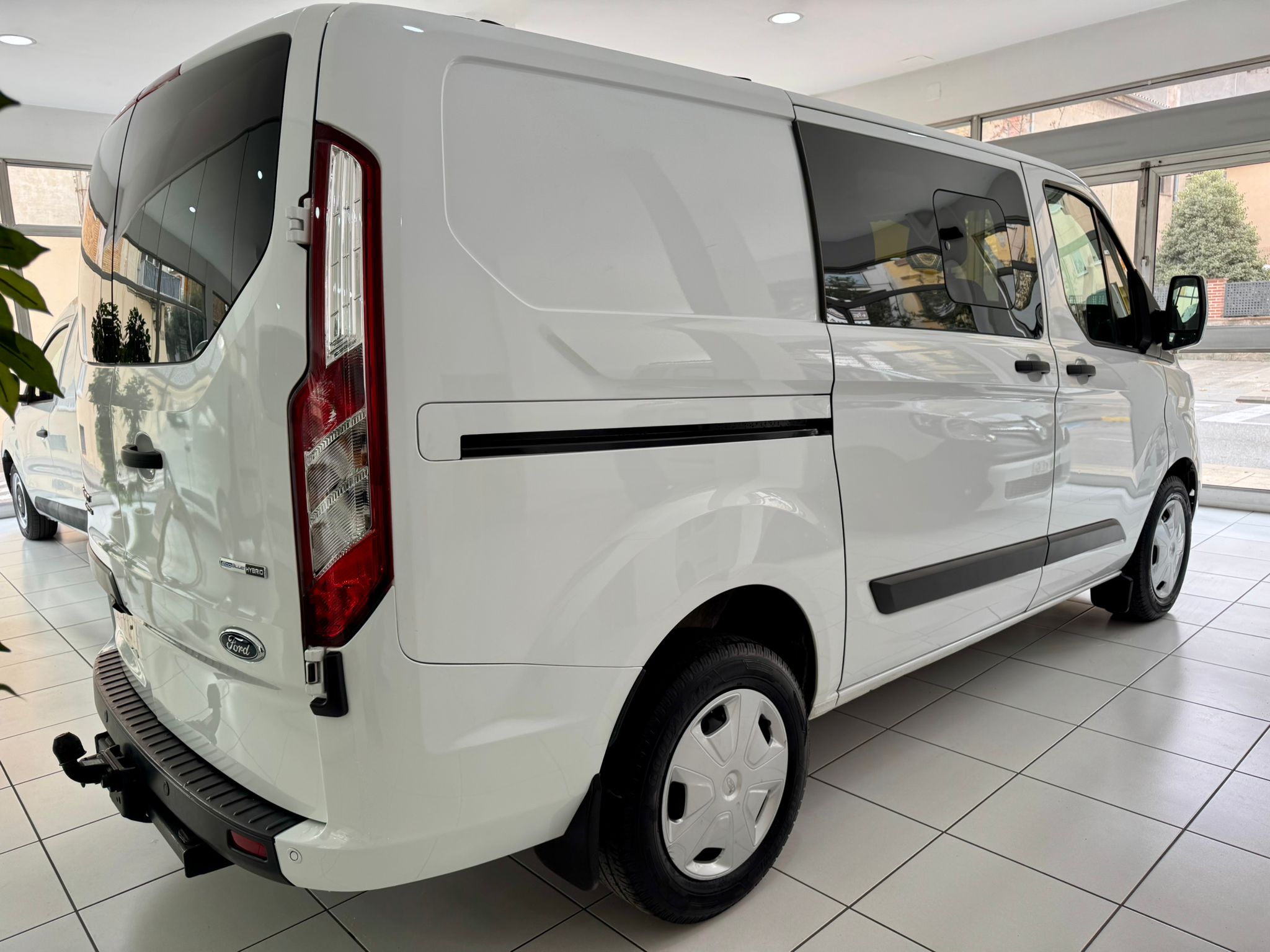 FORD TRANSIT CUSTOM 2.0 EcoBlue mHEV 130 CV Híbrida
