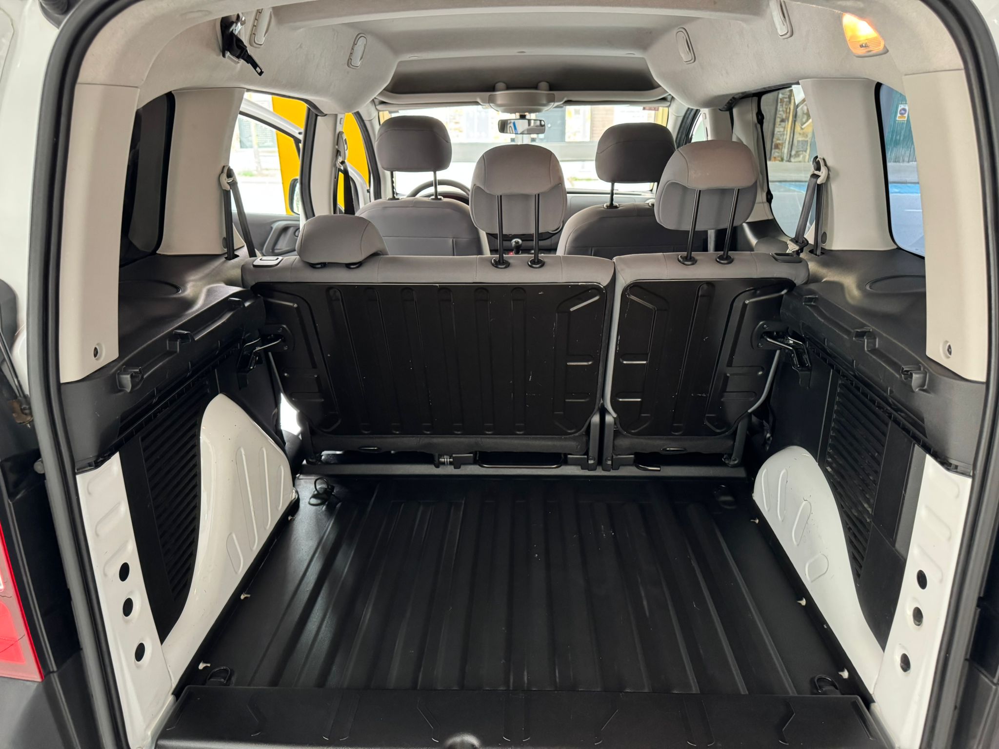 Peugeot Partner 1.6 HDi Tepee d’ocasió a Tona | AutoTona